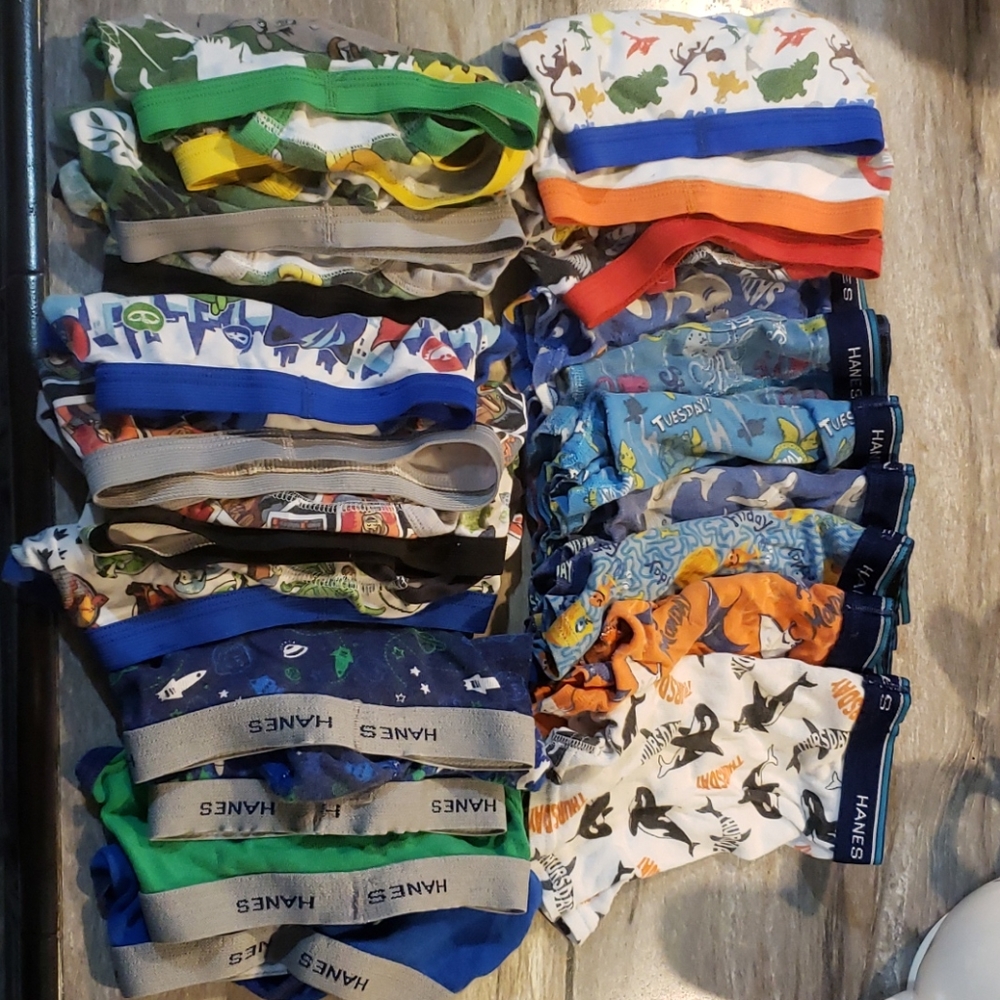 22 pairs of boys 4t underwear
